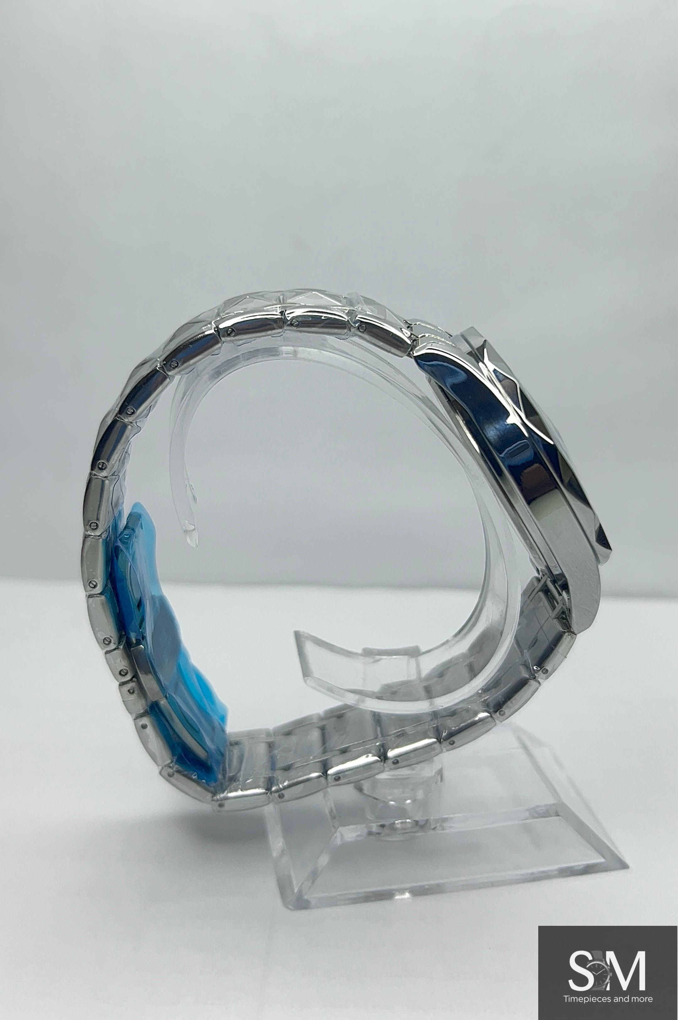 Binbond Royal Blue & Gold Stainless Steel Quartz Watch